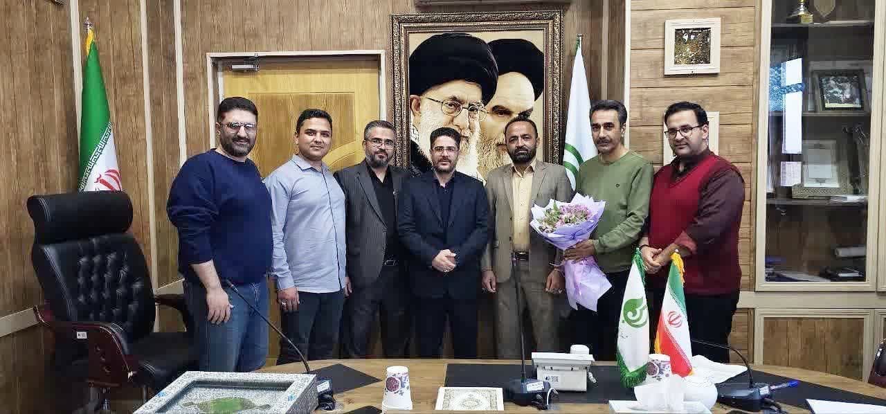 نشست خبری شهردار بهارستان با اعضای کارگروه مطبوعات و خبرنگاران شهر بهارستان نشست خبری شهردار بهارستان با اعضای کارگروه مطبوعات و خبرنگاران شهر بهارستان